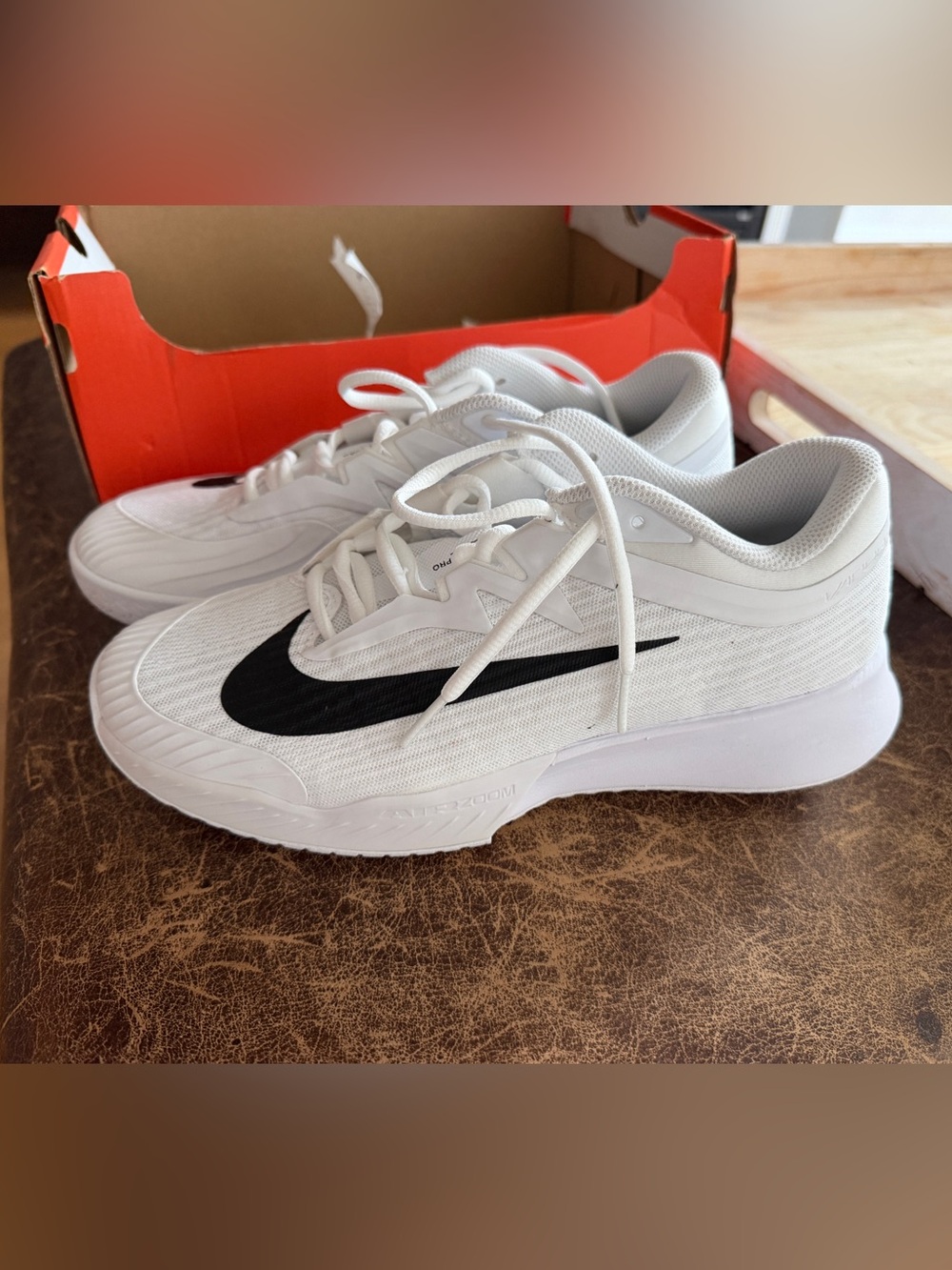 Men’s NIKE tennis Sneakers. Never worn